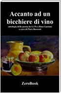 Accanto a un bicchiere di vino